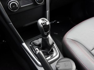 奇瑞汽车 瑞虎3 2015款 1.6L 手动智尚纪念版