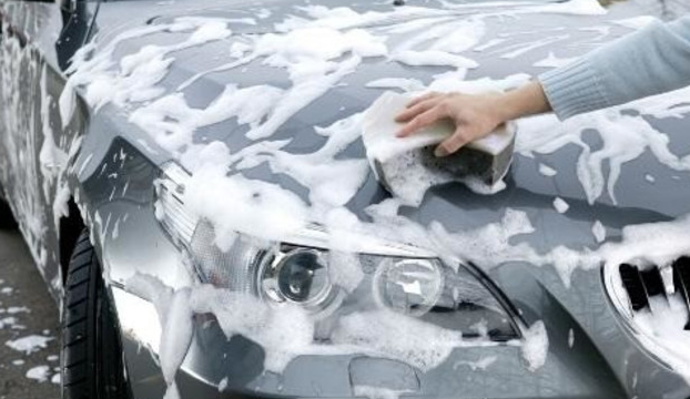 天儿冷了洗车别再用热水了 小心漆面爆裂！ 